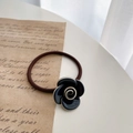 Hoch elastisches Haargummi mit dunkelblauer Acetat-Rose und cremeweißen Kanten - Schwarz mit weißem Rand