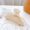 Elegante pinza per capelli a semicerchio in acetato crema con trama marmorizzata - Giallo Cangiante