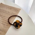 Chouchou avec un élastique marron et une décoration de fleur en écaille de tortue vintage - Écaille Café