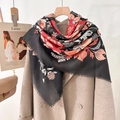 Elegante foulard quadrato 130cm con stampa floreale e bordi sfrangiati per l'inverno - Nero (130CX87-1)