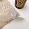 Iridescent white acetate hair claw clip with golden metal spring and knot design - Ribbon Style / Dreamy Light Gray