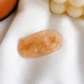 Cute peach pink acrylic cat hair clip with golden glitter and minimalist design - 4cm / Iridescent Yellow