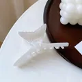 Elegante pinza para el pelo de cola de pez en blanco crema perlado para mujer - Blanco Iridiscente-11cm