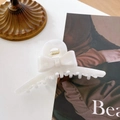 Elegant pearlescent white acetate bow hair claw clip in a French vintage aesthetic - Iridescent White-11cm