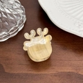 Mini pince à cheveux en acétate jaune crème avec fini perlé et design en forme d'aile - Jaune Beige