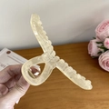 Elegant large cream yellow hair claw clip with a semi-transparent jelly finish - 12.6cm / Champagne