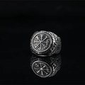 Bague boussole Viking vintage en argent pour hommes avec motifs nordiques sur fond noir - US 7 / Argent