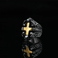 Anillo hip hop con cruz dorada y calavera en acero inoxidable con grabados vintage - US 7 / Dorado