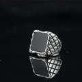 Anello vintage da uomo in argento con pietra nera quadrata e trama a rombi - US 7 / Ossidiana Nera