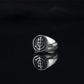 Anello con sigillo vintage argento da uomo con design Croce di Camargue su nero - US 6 / Argento