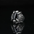Anello artiglio di drago punk con gemma nera ovale e dettagli a croce incisi - US 7 / Nero Acciaio
