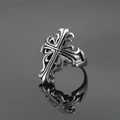 Gothic style cross ring in silver titanium steel with vintage embossed flower details - US 7 / Silver