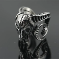 Gothic silver-tone ram skull ring with vintage distressed finish for men and women - US 8 / Ram Skull Style (B款戒指)