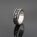 Anello retrò in acciaio inossidabile con rilievi di sole luna e stelle per coppie - US 6 / Nero Acciaio
