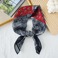 Retro-Seidenschal mit Paisley-Patchwork und Spitze für elegantes Styling am Urlaub - Rot