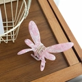Eleganter Schmetterlings-Haarclip mit rosa-weißem Marmormuster aus Acetat - 6.5cm / Metallrosa