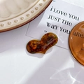 Detail of tortoiseshell acetate hair clip with Barrette La France gold engraving - Caramel (4.3cm)