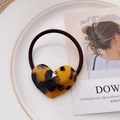 Élastique à cheveux couleur bonbon avec breloque cœur en acétate et motif léopard - Tortoise