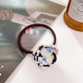 Elastico per capelli a fiore in acetato con motivo marmorizzato nero bianco e blu - Blu Nero
