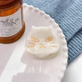 Cute white cat acetate hair claw clip with golden facial details and glossy finish - 5cm / Iridescent White