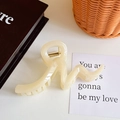 Creamy wave hair claw clip made of resin with golden metal spring for thick hair - Large / Creamy White