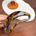 Französische übergroße Haarklammer mit Leopardenmuster und glänzendem Bernstein-Finish - Kaffee Schildpatt / 11.8cm