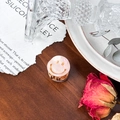 Mini-Haarklammer aus rosa Marmor-Acetat mit eingraviertem goldenem Smiley-Gesicht - Rosa Weiß (2.3cm)
