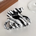 Eleganter Schmetterlings-Haarclip mit schwarz-weißen Streifen und Marmor-Acetat - Schwarz-weiße Streifen