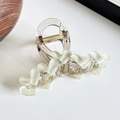Elegant jelly tea color hair claw clip with white pearl hearts in a resin finish - Beige Grey / 8.7cm