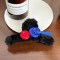 Pinza per capelli a forma di squalo in peluche nero con bottoni colorati e cordino blu - Nero