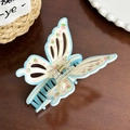 Pince à cheveux papillon mignonne avec motif fraise en bleu clair et blanc cassé - Papillon Fruits-8cm