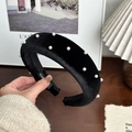 Diadema vintage francesa de terciopelo negro con perlas para un peinado elegante - Diadema de Perlas Artificiales Negra