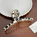 Pinza para el pelo grande con estampado de vaca y leopardo y base de ámbar - Cinta Grande - 13 Cm