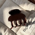 Pince à cheveux en résine marron foncé brillant pour coiffures élégantes sur coussin - Café Foncé