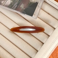 Pince à cheveux ovale évidée en acétate ambré présentée dans un écrin en velours - Café-6.1cm