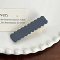 Dark grey wave-shaped acetate hair clip with a polished finish and gold metal base - 5.5cm / Navy Blue
