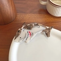 Haarklem in de vorm van een haai van acetaat met bruin marmerpatroon en ivoren buik - Koffie Lachende Haai (12.7cm)