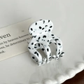Mini pince à cheveux en acétate blanc gelée avec motifs de taches de dalmatien noir - Pois Blancs - 3.3cm