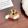 Mini turtle claw clip made of acetate with brown tortoise shell pattern and gold lines - Turtle Style / Beige Tortoiseshell