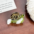 Mini sea turtle acetate hair claw clip with tortoiseshell pattern and golden details - Turtle Style / Green & Brown