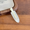 Elegant cream yellow marble pattern jelly hair clip with subtle gold glitter shimmer - 6.1cm / Dreamy White Marble