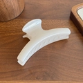 Elegante molletta per capelli bianco avorio effetto gelatina su legno scuro - Luna Crescente - Bianco Latte - 11.6cm