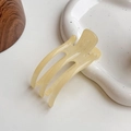 Elegant cream yellow jelly hair claw clip with smooth resin finish on decorative plate - 8cm / Beige
