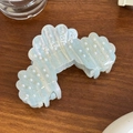 Set di mollette per capelli in acetato azzurro a conchiglia con perle e borchie - Blu a Strisce (9.4cm)