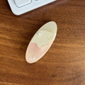 Barrette ovale en acétate vintage avec résine rose beige, relief de portrait et perle - Rose Clair