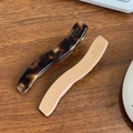 Set di due fermagli per capelli vintage a forma di S in tartaruga e beige nudo - Caffè Chiaro-6.7cm