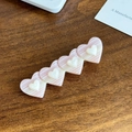 Barrette à cheveux rose en acétate avec cœurs et rayures blanches sur fond en bois - Rose Rayé (5.5cm)