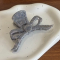 Elegant grey-blue tortoiseshell acetate bow hair claw clip with golden logo detail - 9.5CM / Jelly Grey