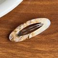 Barrette ovale en acétate marbré élégante avec logo doré en finition beige crème - Style Creux Oval / Gris Café