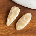 Set di fermagli per capelli effetto marmo crema con design a goccia e ovale - Caffè Chiaro